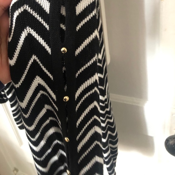 White House Black Market ZigZag Chevron Tunic - Picture 5 of 6
